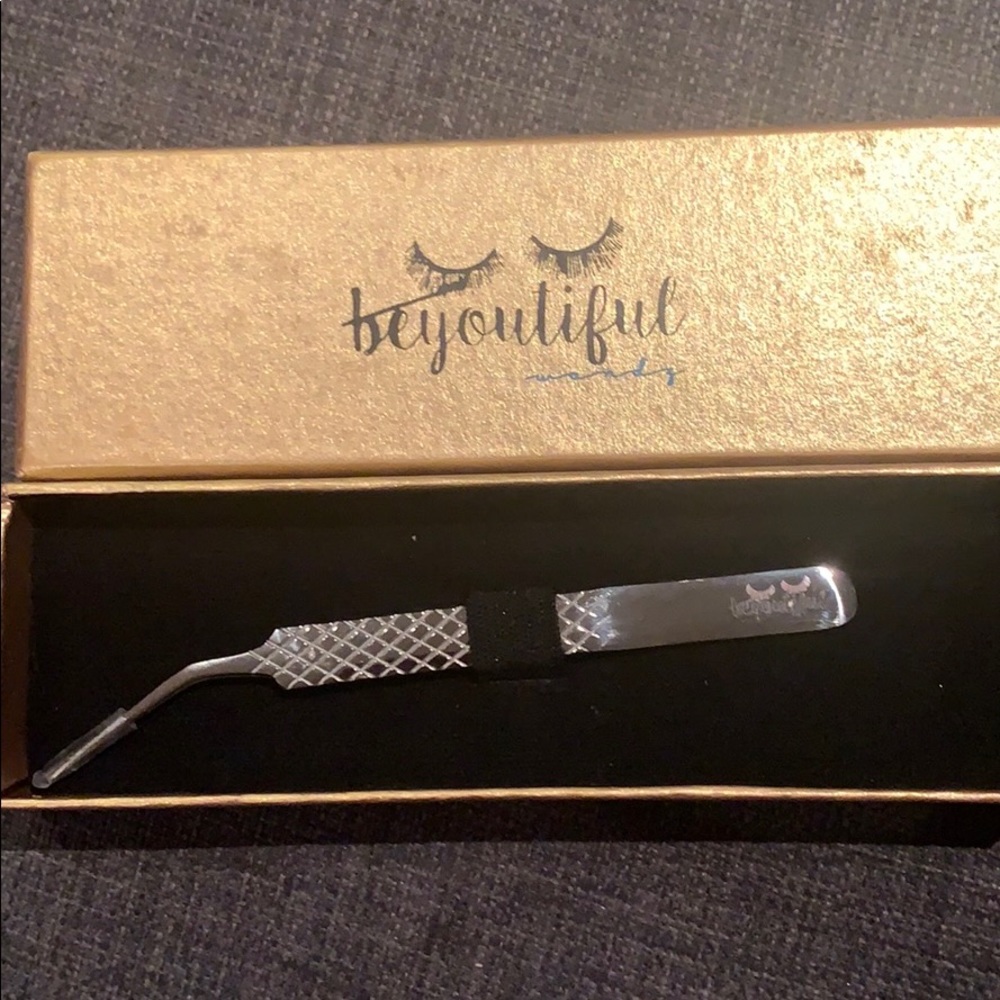 Eyelash Tweezers